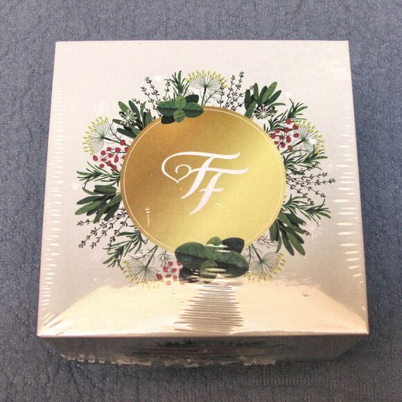 FANCY FEAST 2022, 2023 ORNAMENTS (2) NEW IN BOXES, NEVER OPENED - Picture 3 of 4